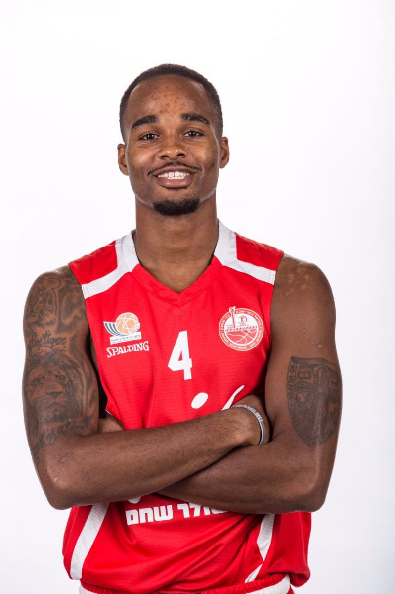 אנטוני פישר סיכם לעונה נוספת בבאר שבע. 